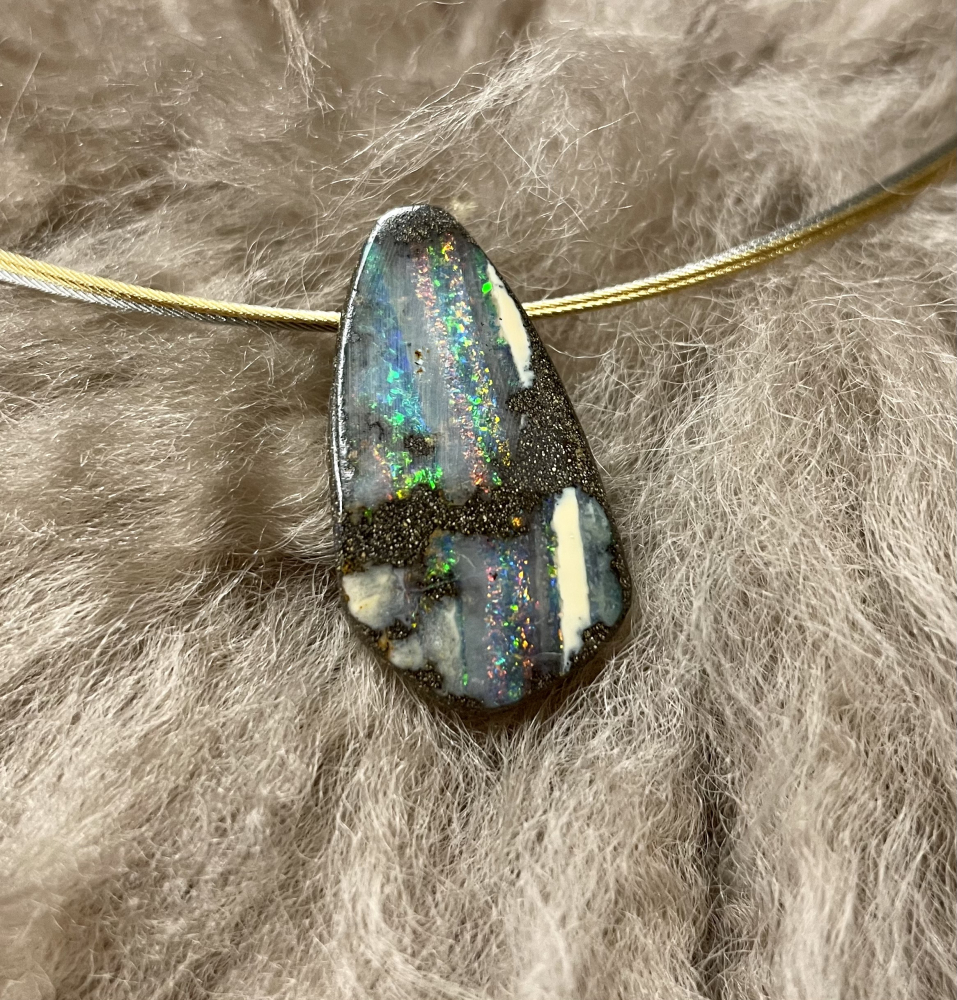 Boulder-Opal Anhänger gebohrt